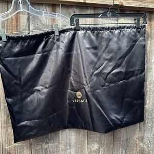 XL Verace silky dust cover